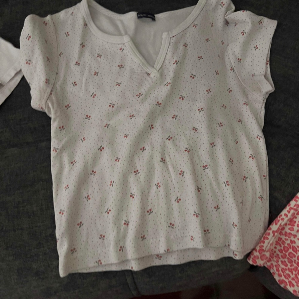 Brandy Melville crop tops
